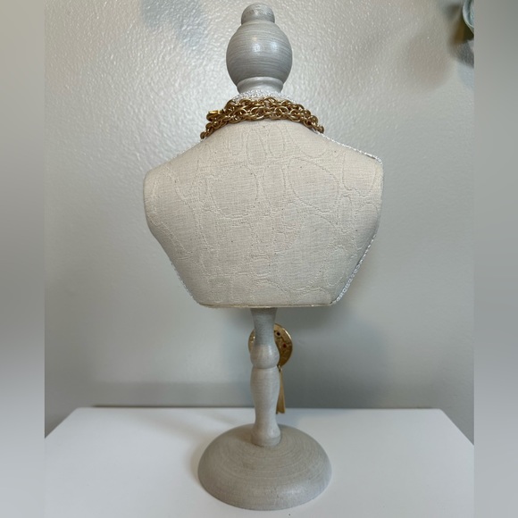 Kenneth Jay Lane Multi Color Pendant Necklace - Picture 7 of 7